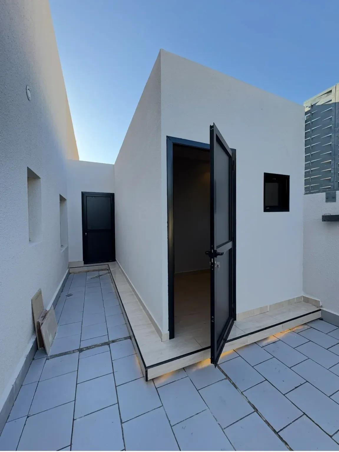 تركيب جلسات وملاحق الأسطح وتنسيق الحدائق في الرياض